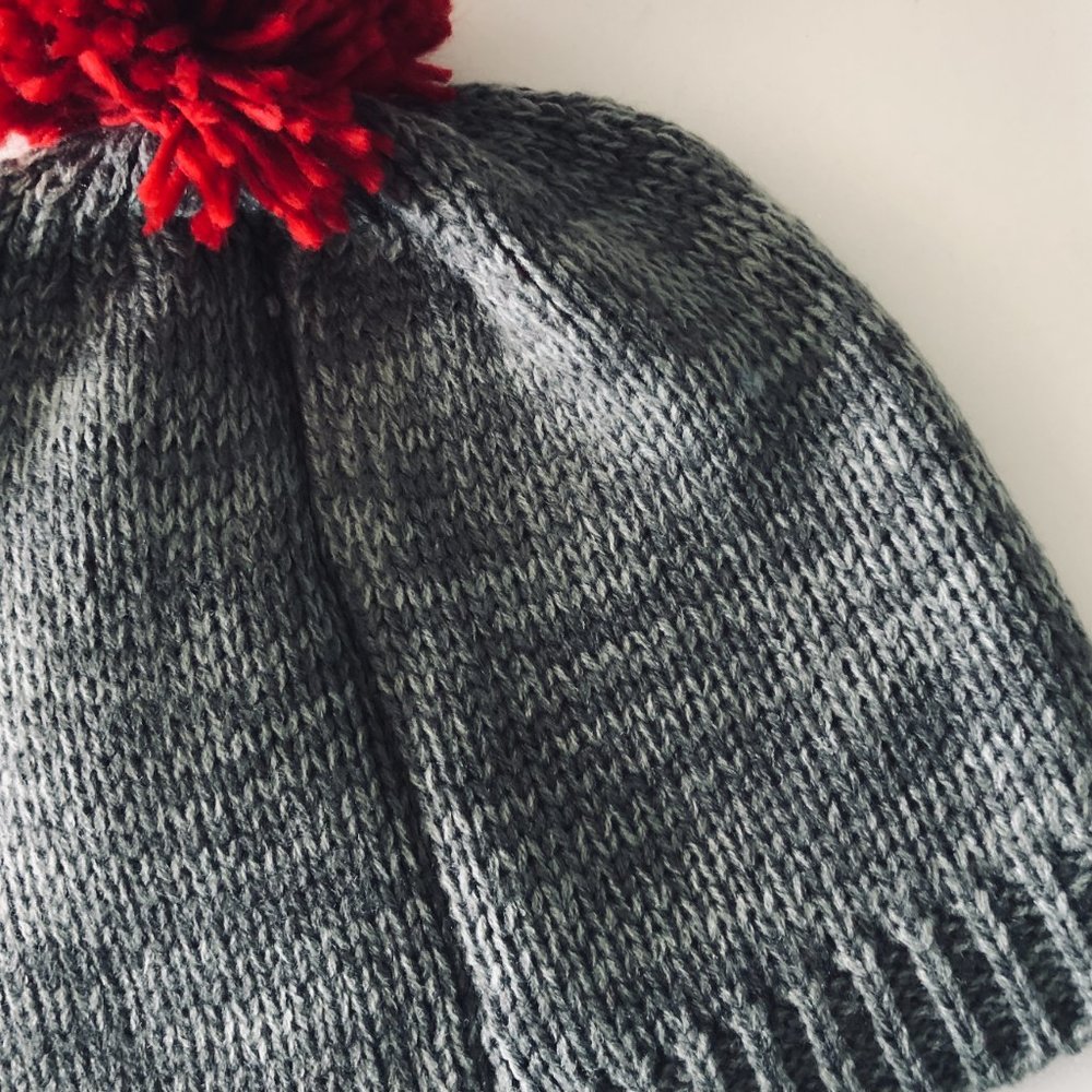DAVID & YOUNG Child's Penguin Knit Hat with Pompom NWT - Picture 4 of 5